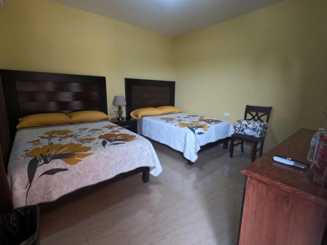 Hotel Prado'S Puerto San Carlos Zewnętrze zdjęcie